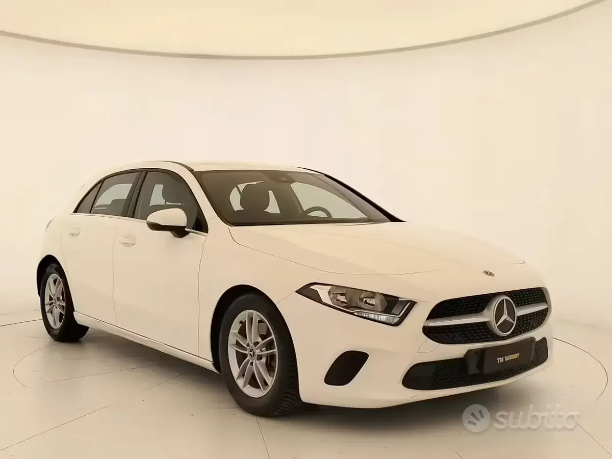Usata Mercedes A180 Business 136 CV (100 kW) 2019 Bianco Berlina