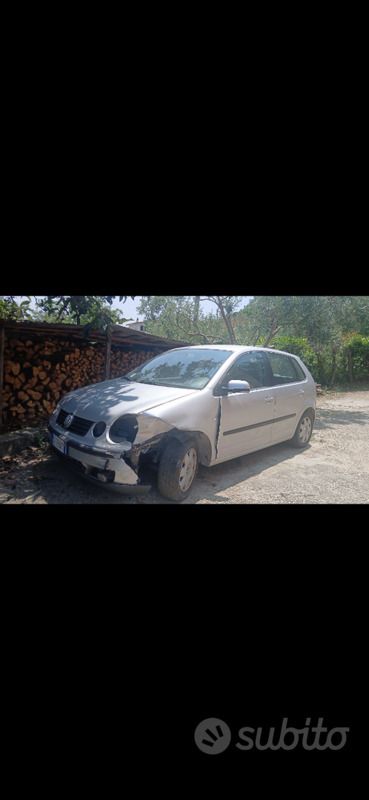 Usata VW Polo 75 CV (55 kW) 2004 Grigio Utilitaria