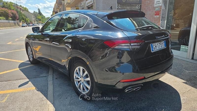 Begagnad Maserati Levante GT 330 HK (242 kW) 2022 Svart SUV