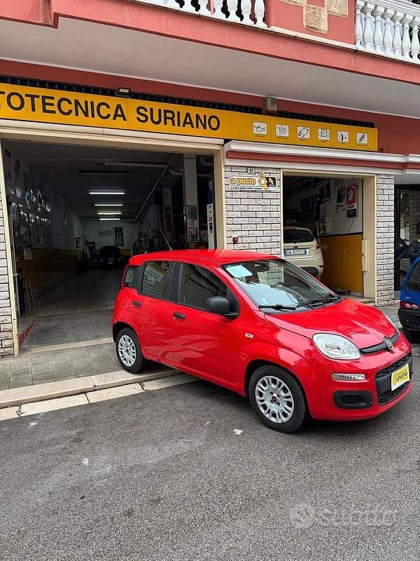 Usata Fiat Panda 95 CV (69 kW) 2017 Rosso Berlina