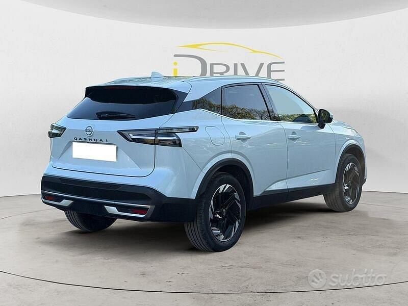 Usata Nissan Qashqai N-Connecta 140 CV (102 kW) 2025 Bianco SUV