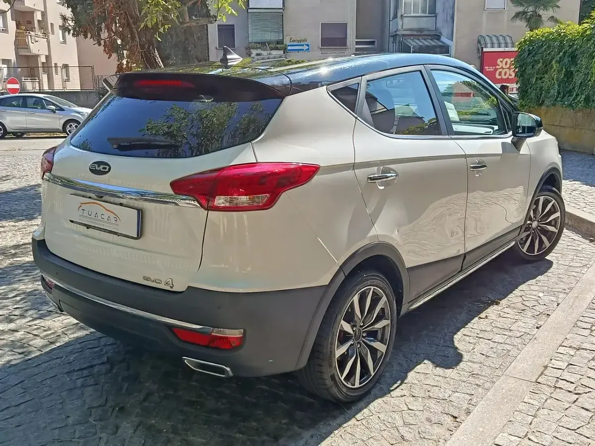 Usata EVO Evo 4 114 CV (83 kW) 2021 Bianco SUV