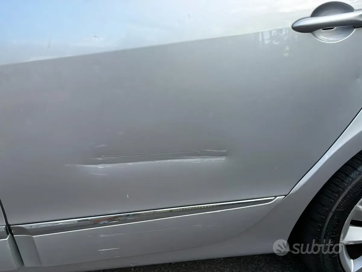 Usata Renault Scenic E-Tech 100 CV (73 kW) 2011 Grigio Utilitaria