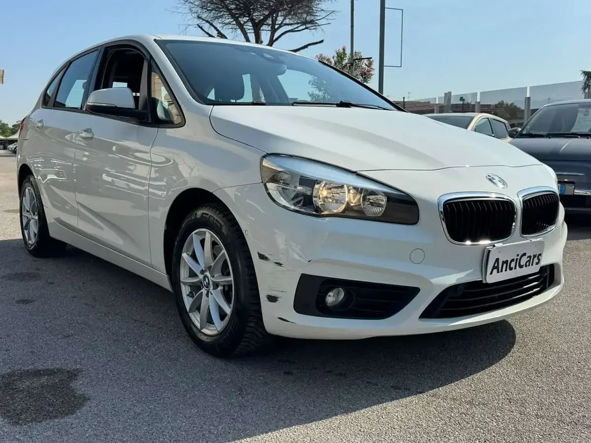 Usata BMW 216 Active Tourer Advantage 116 CV (85 kW) 2017 Bianco Monovolume