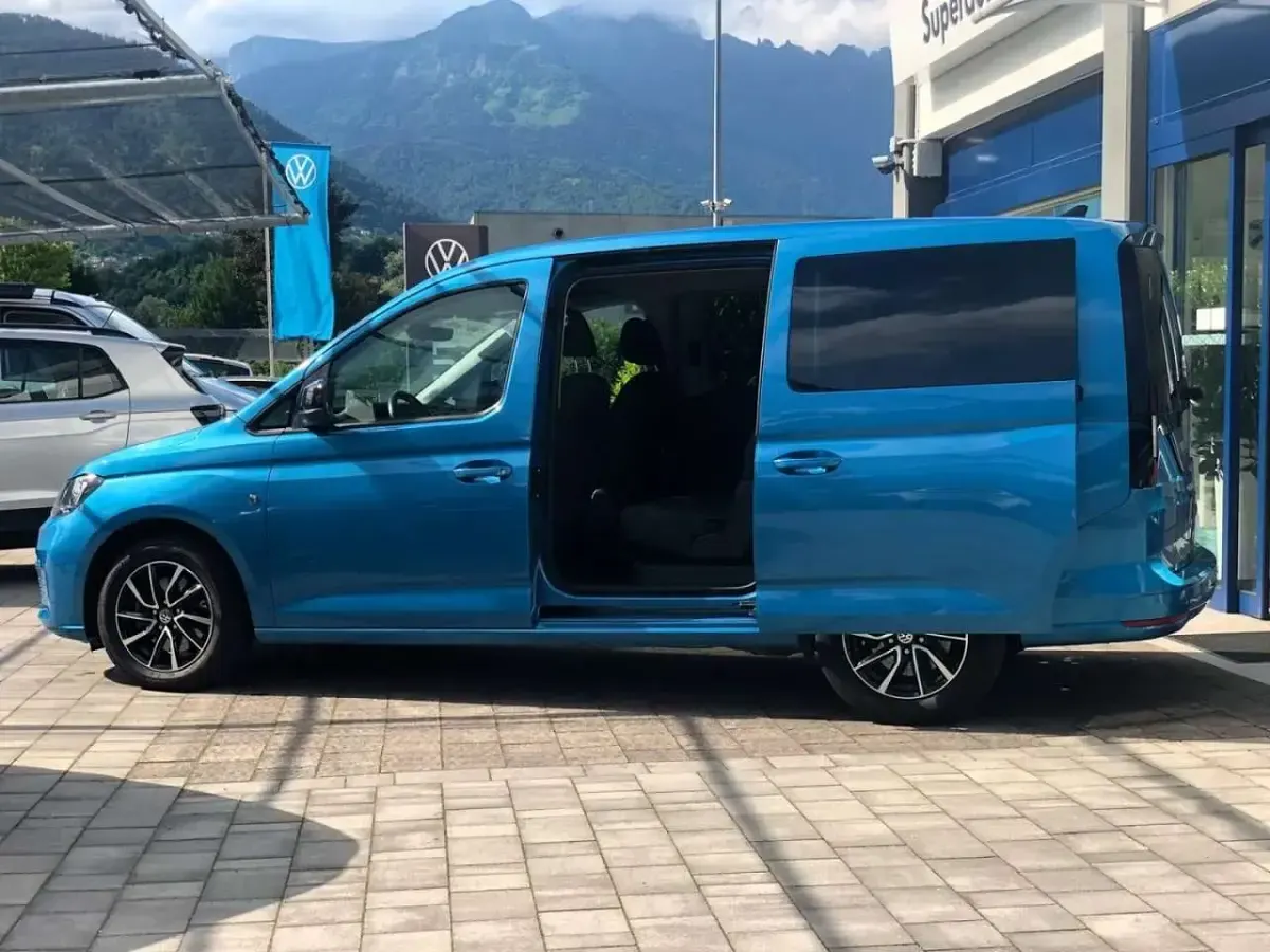 Usata VW Caddy 122 CV (89 kW) 2024 Costa azul Monovolume