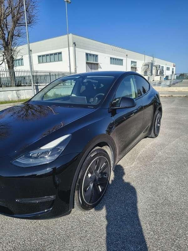 Usata Tesla Model Y 155 kW (211 CV) 2023 SUV