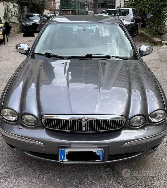 Usata Jaguar X-type Executive 196 CV (144 kW) 2007 Grigio Berlina