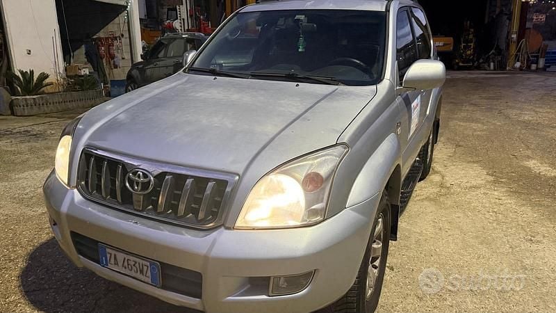 Grigio Usata 2006 Toyota Land Cruiser SUV | 7900 € (Buon prezzo) - Immagine 1/4