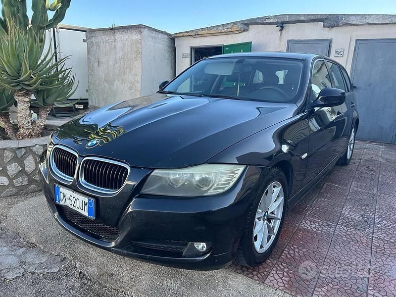 Usata BMW 320 184 CV (135 kW) 2010 Nero Monovolume