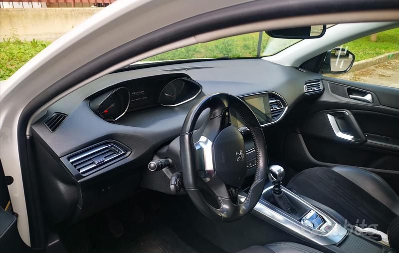 Usata Peugeot 308 Allure 116 CV (85 kW) 2013 Bianco Berlina