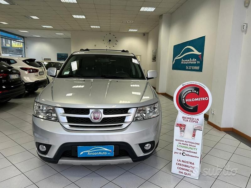 Usata Fiat Freemont 170 CV (125 kW) 2012 Grigio SUV