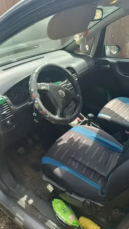 Usata Opel Zafira Comfort 125 CV (91 kW) 2003 Monovolume