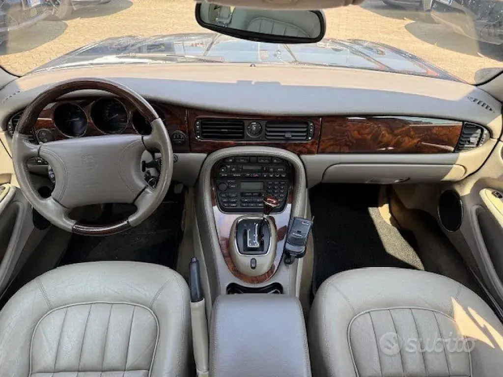 Usata Jaguar XJ Executive 284 CV (208 kW) 1998 Blu Berlina