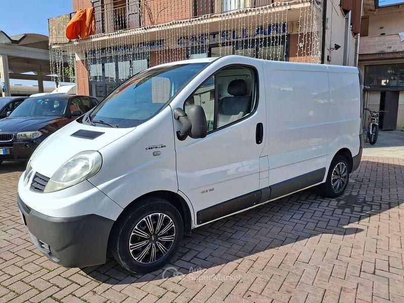 Begagnad Renault Trafic 114 HK (83 kW) 2007 Vit Minibuss