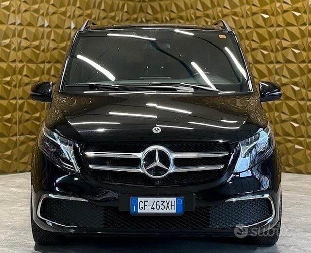 Usata Mercedes V250 Premium 190 CV (139 kW) 2023 Nero Monovolume