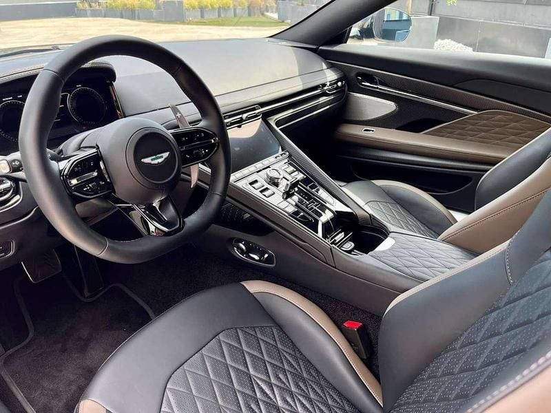 Usata Aston Martin DB12 680 CV (500 kW) 2024 Onyx black Coupé