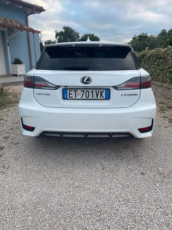 Usata Lexus CT200h 99 CV (72 kW) 2014 Bianco Berlina