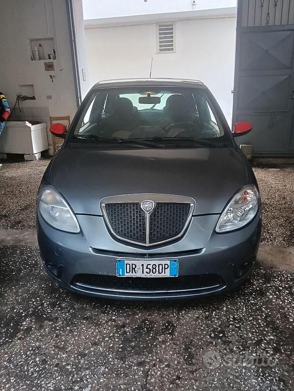 Usata Lancia Ypsilon 75 CV (55 kW) 2009 Grigio Utilitaria