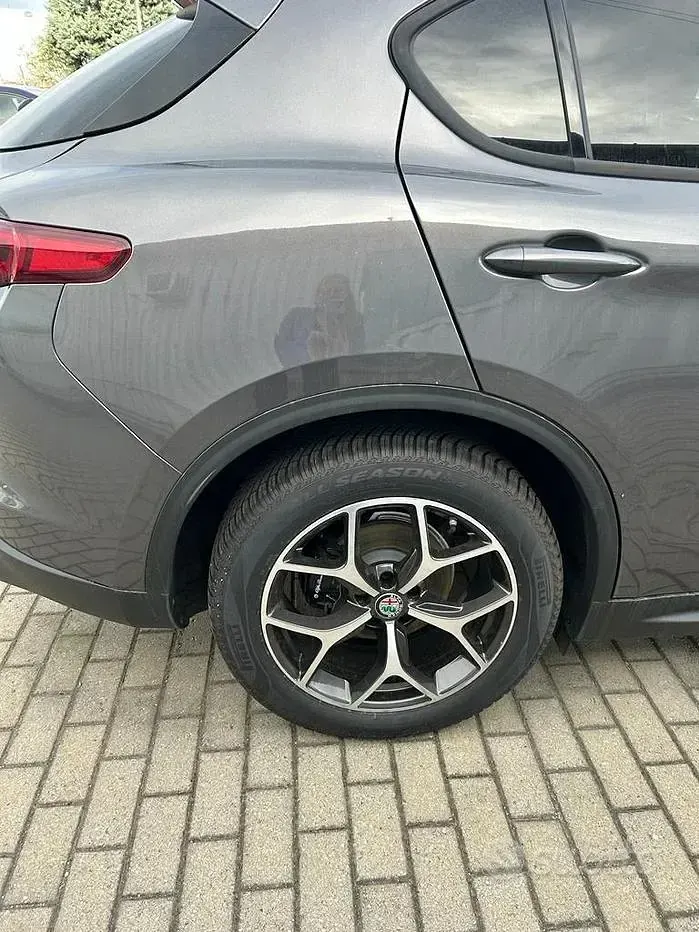 Usata Alfa Romeo Stelvio 190 CV (139 kW) 2020 Grigio SUV