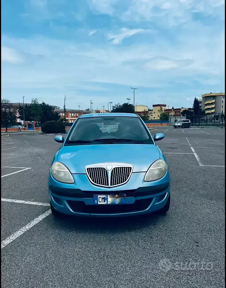 Usata Lancia Ypsilon 2004 Utilitaria