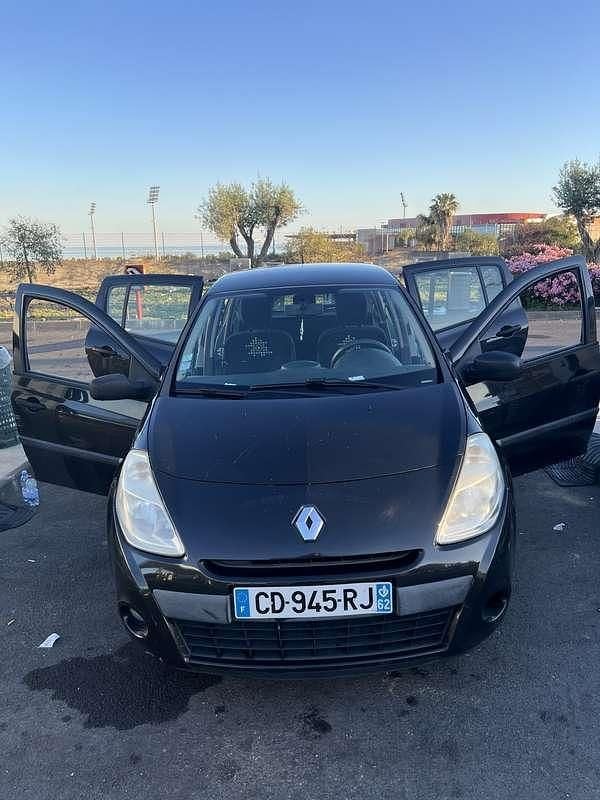 Usata Renault Clio III 75 CV (55 kW) 2012 Berlina