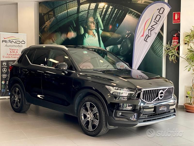 Nero Usata 2020 Volvo XC40 Inscription SUV | 27.700 € (Cara) - Immagine 1/4