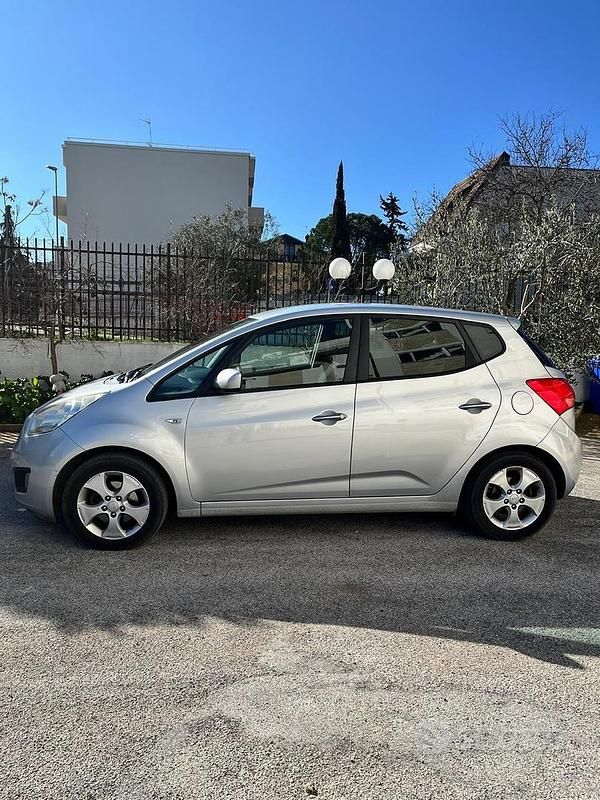 Usata Kia Venga 2011 Grigio Utilitaria