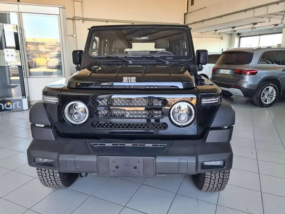 Nuova EMC 212 166 CV (122 kW) 2026 Grigio SUV