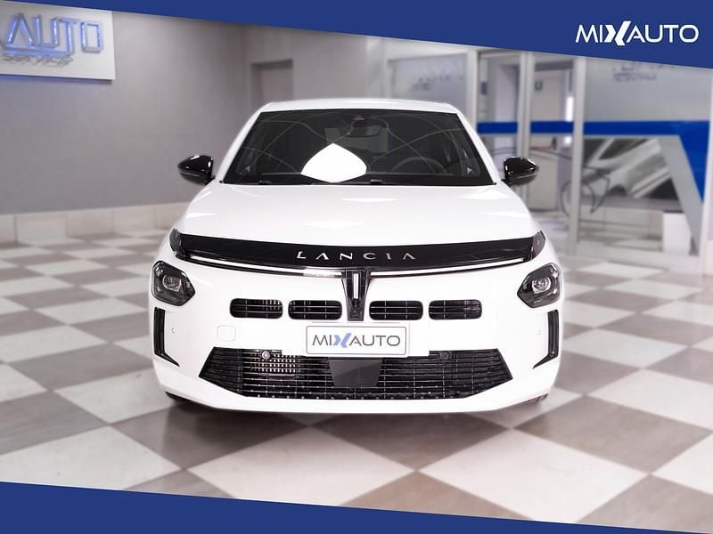 Usata Lancia Ypsilon 110 CV (80 kW) 2025 Bianco Utilitaria