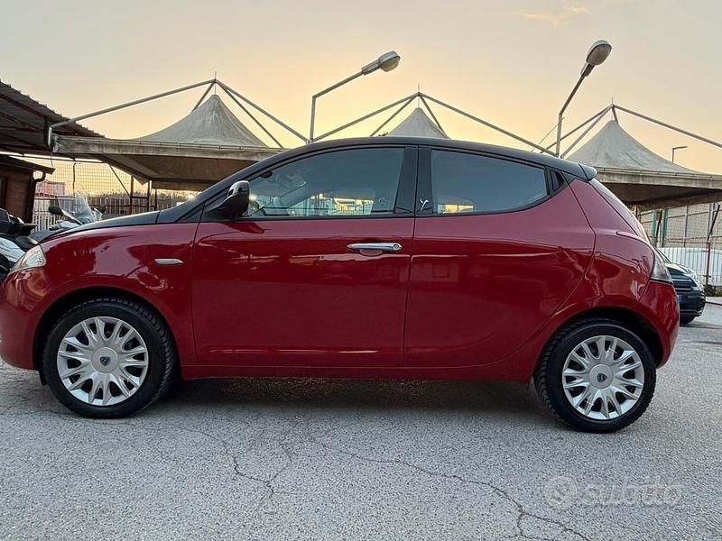 Usata Lancia Ypsilon 69 CV (50 kW) 2013 Rosso Utilitaria