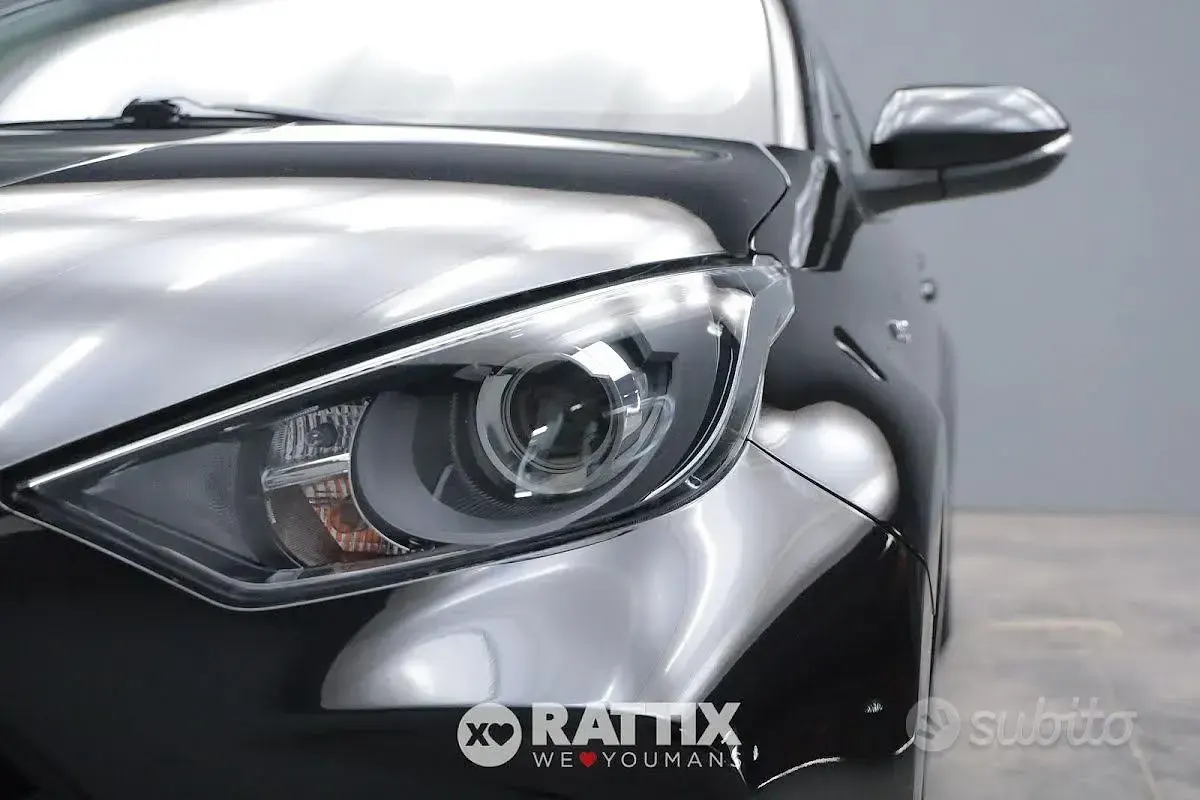 Usata Toyota Yaris Hybrid Business Edition 92 CV (67 kW) 2021 Nero Berlina