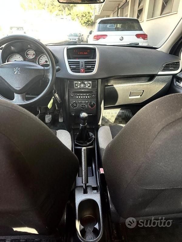 Usata Peugeot 207 70 CV (51 kW) 2008 Grigio Berlina