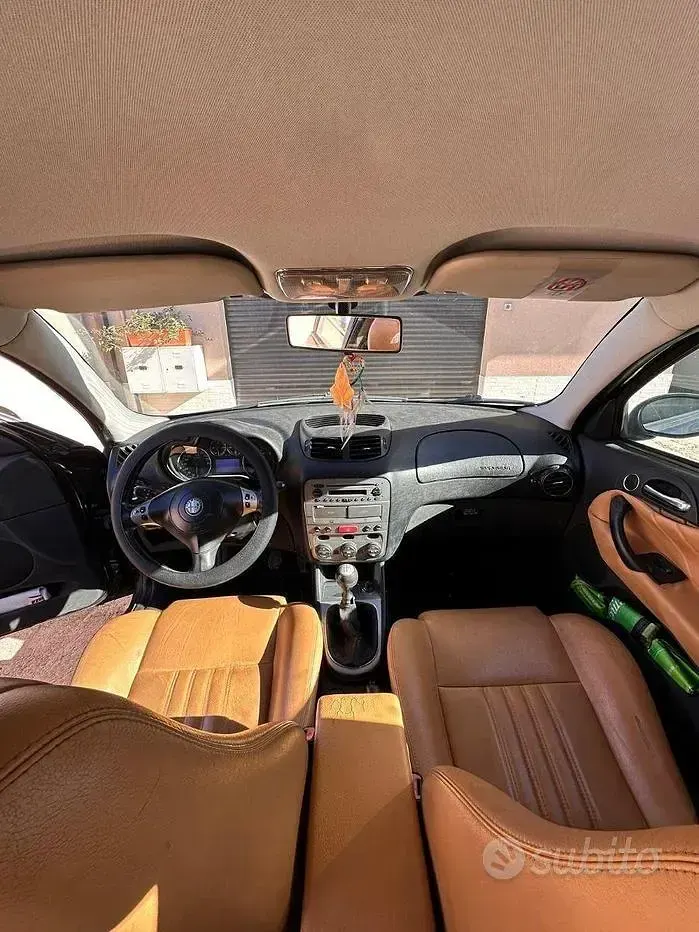 Usata Alfa Romeo 147 120 CV (88 kW) 2006 Nero Utilitaria