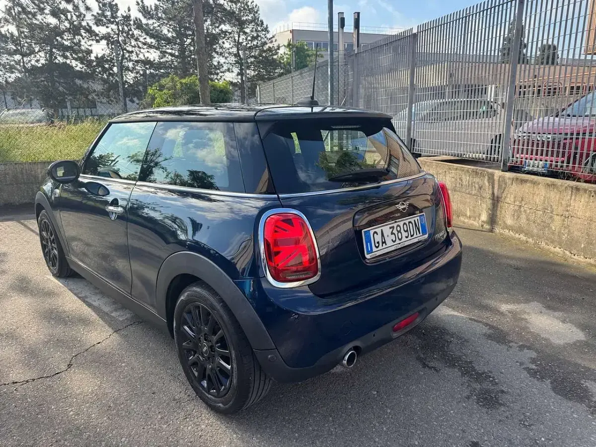 Käytetty Mini Cooper D 116 HP (85 kW) 2020 Sininen Viistoperä