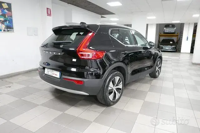 Begagnad Volvo XC40 Inscription 179 HK (131 kW) 2020 Svart SUV