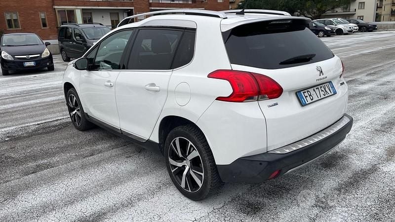 Usata Peugeot 2008 99 CV (72 kW) 2016 Bianco SUV