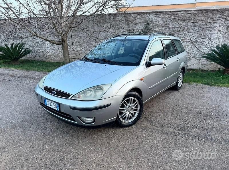 Usata Ford Focus Ghia 116 CV (85 kW) 2002 Grigio Station wagon
