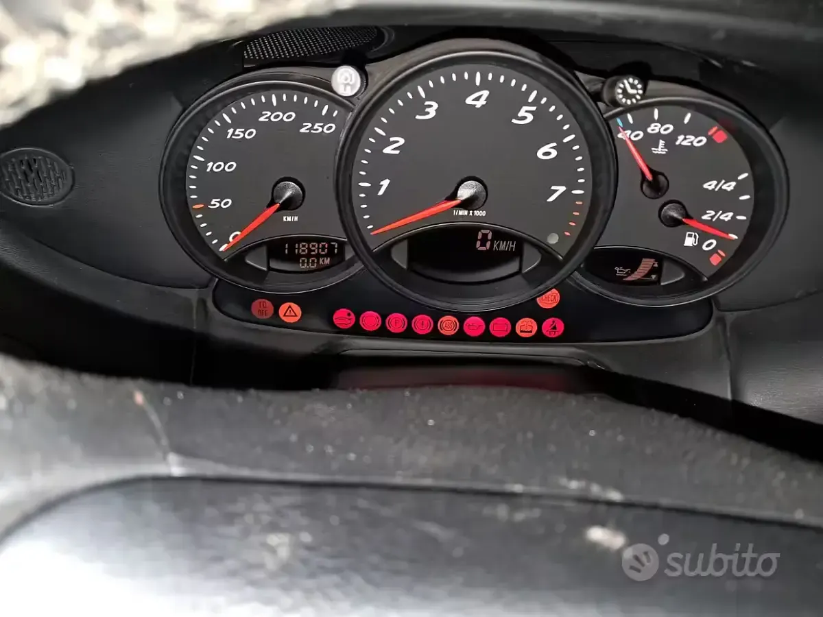 Gebraucht Porsche Boxster 220 PS (161 kW) 2000 Grau Cabrio
