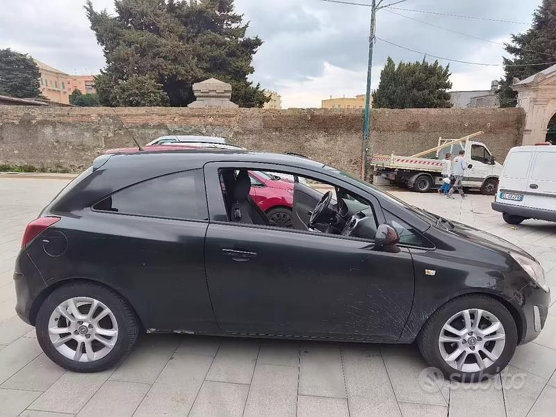 Usata Opel Corsa 2010 Nero Utilitaria