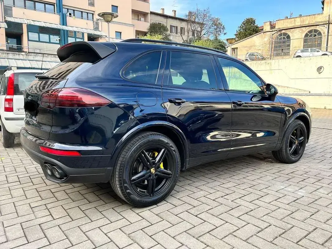 Usata Porsche Cayenne 262 CV (192 kW) 2016 Blu/azzurro SUV