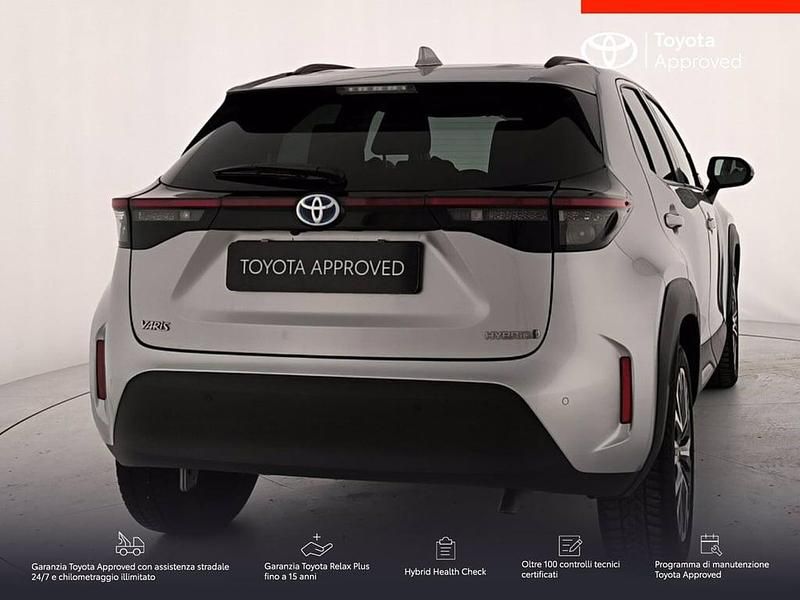 Usata Toyota Yaris Cross Lounge 116 CV (85 kW) 2024 Argento SUV