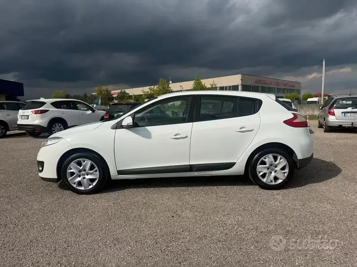 Usata Renault Mégane 110 CV (80 kW) 2012 Bianco Berlina