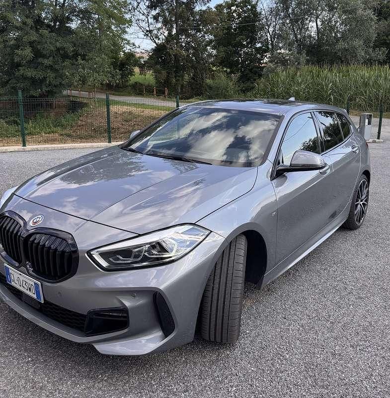 Usata BMW 118 M Sport 150 CV (110 kW) 2023 Grigio Utilitaria