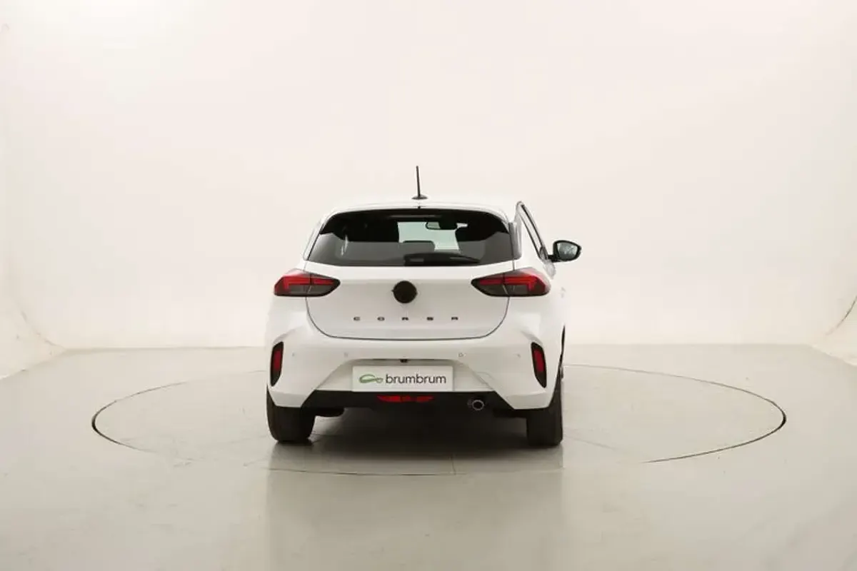 Usata Opel Corsa 101 CV (74 kW) 2025 Bianco Utilitaria