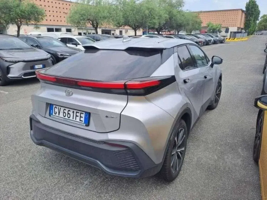 Occasion Toyota C-HR Trend 98 ch (72 kW) 2024 Argent SUV
