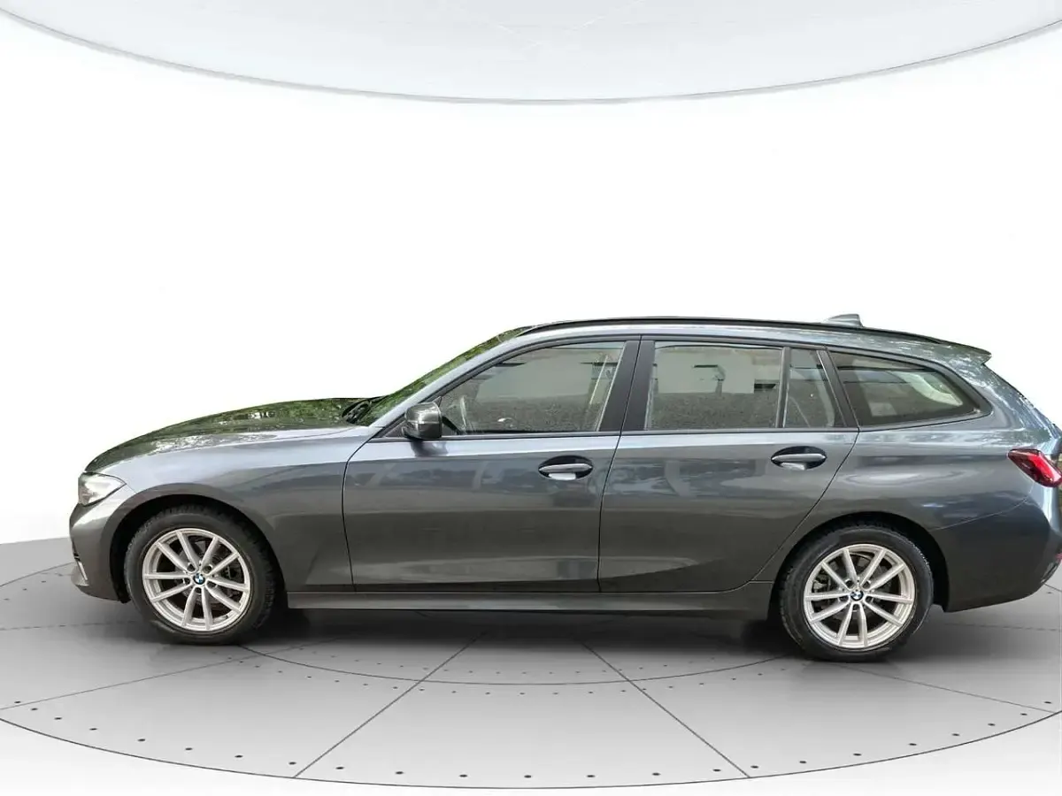 Usata BMW 318 Advantage 150 CV (110 kW) 2022 Grigio Station wagon
