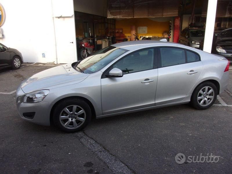 Usata Volvo S60 Summum 202 CV (148 kW) 2010 Grigio Berlina