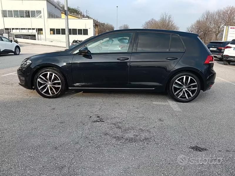Usata VW Golf VII Highline 104 CV (76 kW) 2014 Nero Berlina