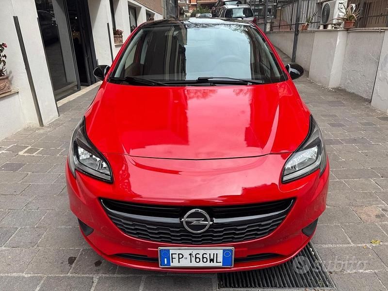 Usado Opel Corsa 90 CV (66 kW) 2018 Rojo Utilitario