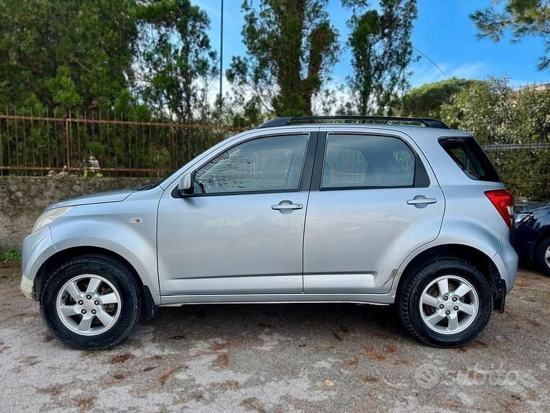 Usata Daihatsu Terios 90 CV (66 kW) 2006 Grigio SUV